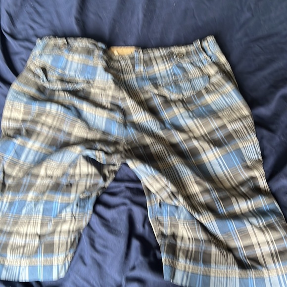 MENS 33W plaid GAP shorts with waist adjusters - Picture 6 of 6